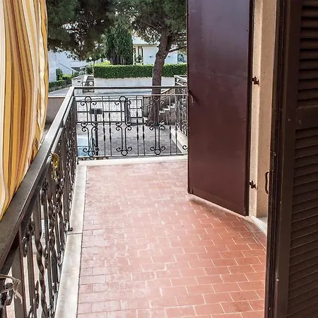 M349 - Marcelli, Trilocale Con Terrazzo A 200mt Dal Mare Marcelli